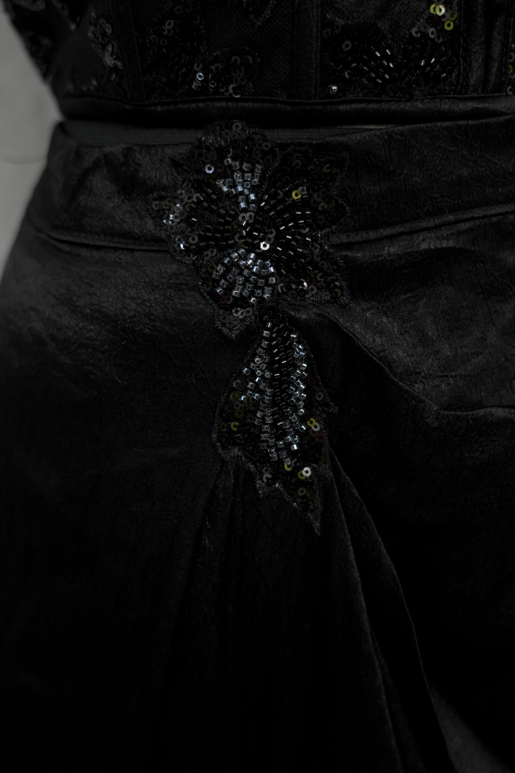 Chic black dhoti set - Image 8